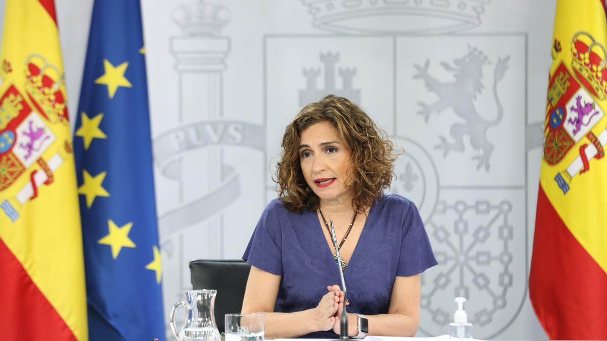 La portavoz del Gobierno, María Jesús Montero, en la rueda de prensa posterior al Consejo de Ministros de este 24 de junio de 2021, en la Moncloa.