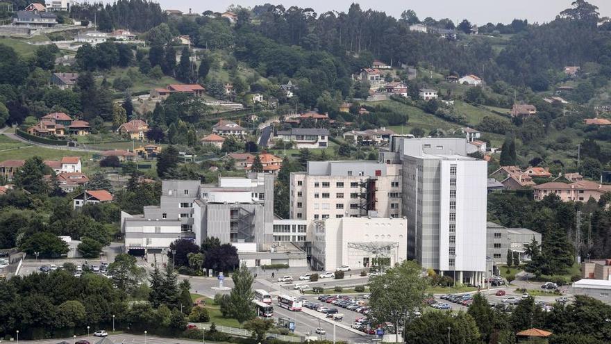 Muere un paciente al caer desde el octavo piso del Hospital de Cabueñes