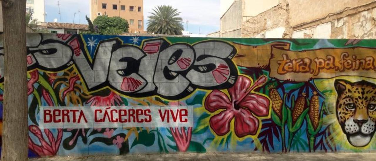 Fragmento del mural dedicado a Berta Cáceres.