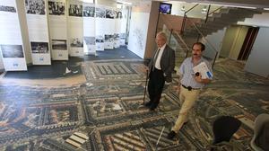 La Vila Olímpica recorda els seus 20 anys amb una exposició ideada pels veïns.