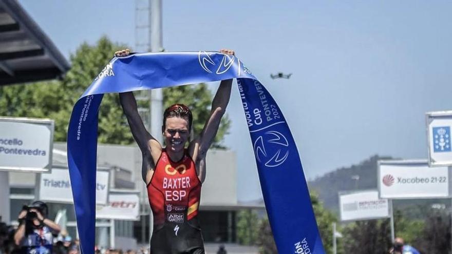 Baxter celebra su triunfo en Pontevedra.