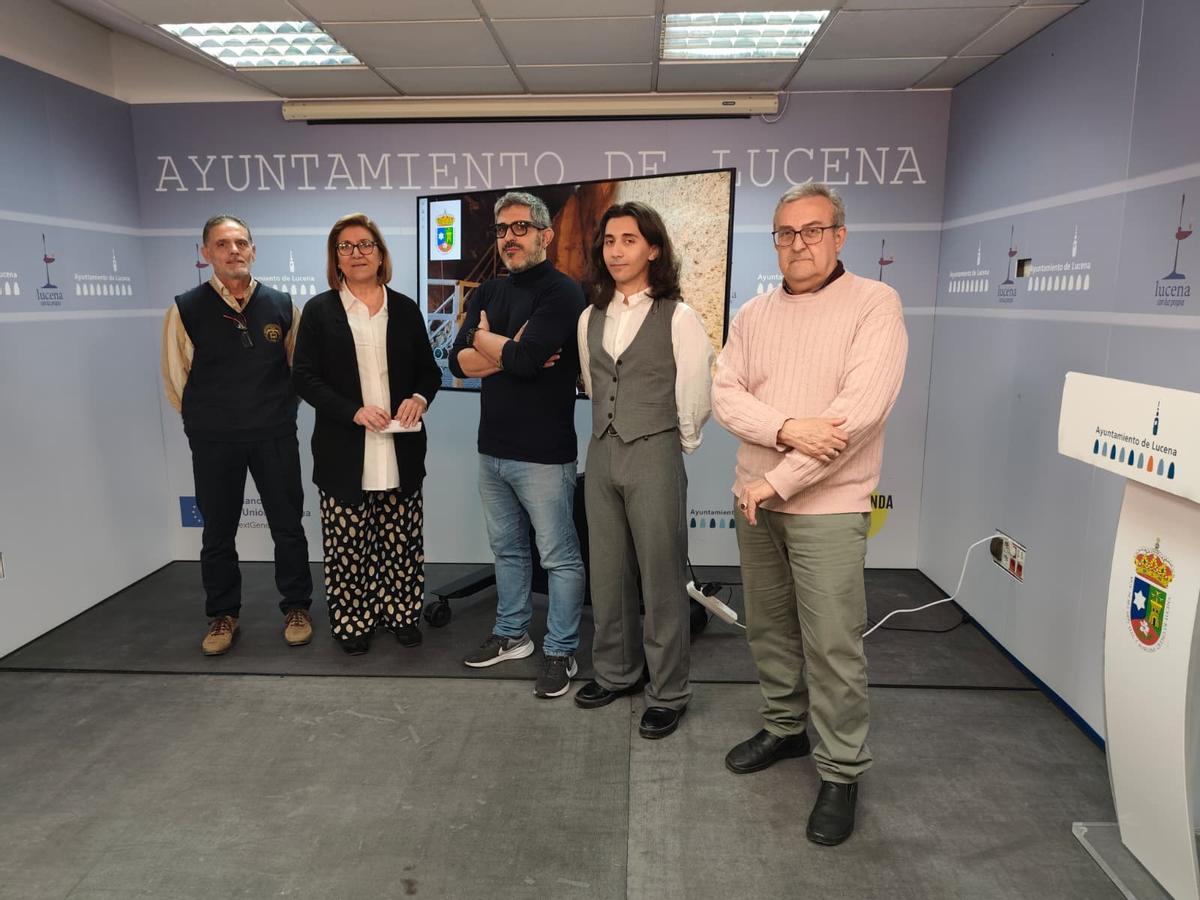 Participantes en la presentación del vídeo sobre la Cueva del Ángel de Lucena.