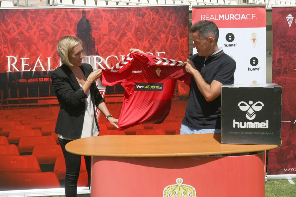 Nueva equipación del Real Murcia