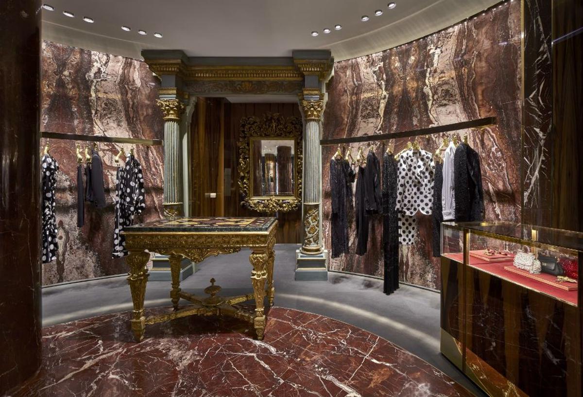 Interior de la boutique insignia de Dolce&amp;Gabbana