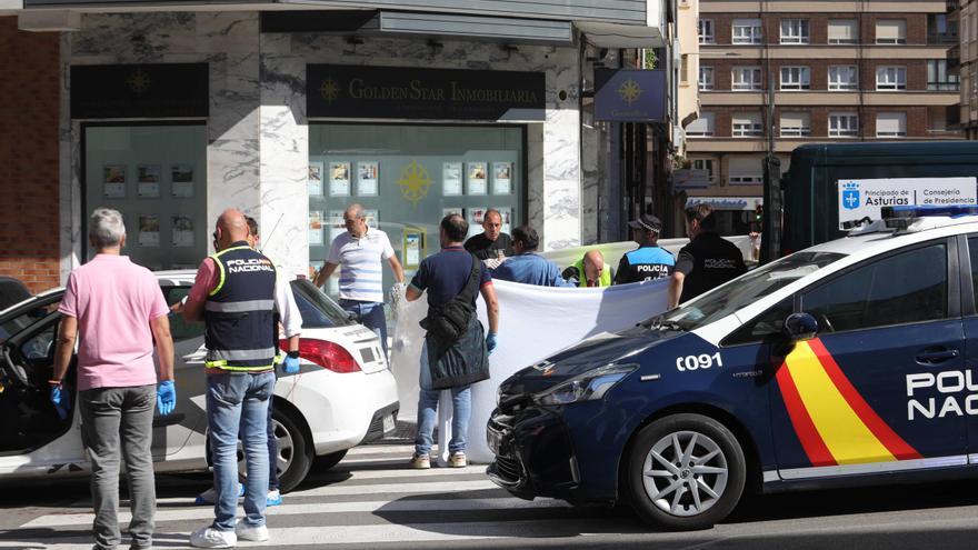 Asesinan a puñaladas al dueño de una inmobiliaria de la calle Campo Sagrado de Gijón