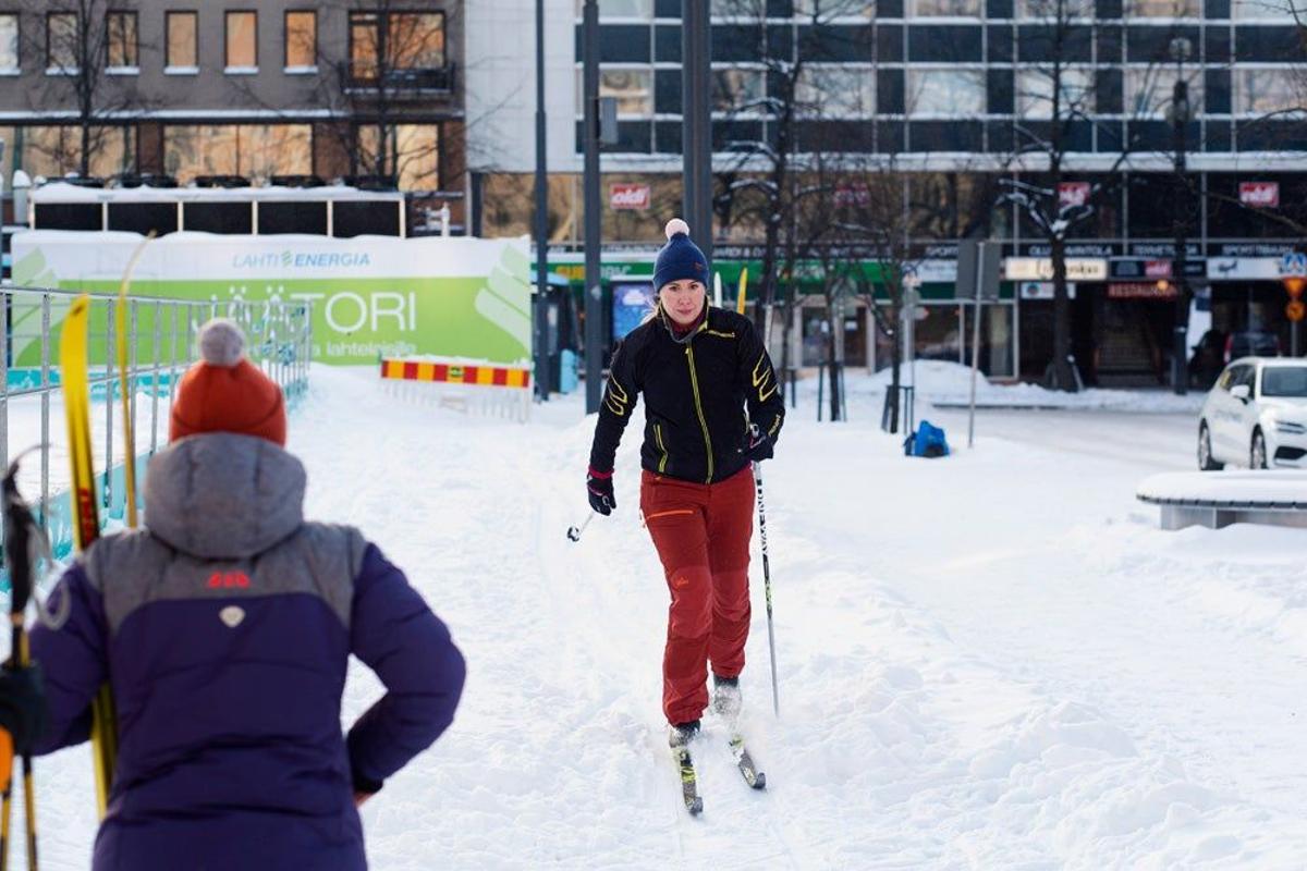 Alquiler de esquís en el centro de Lahti, Finlandia
