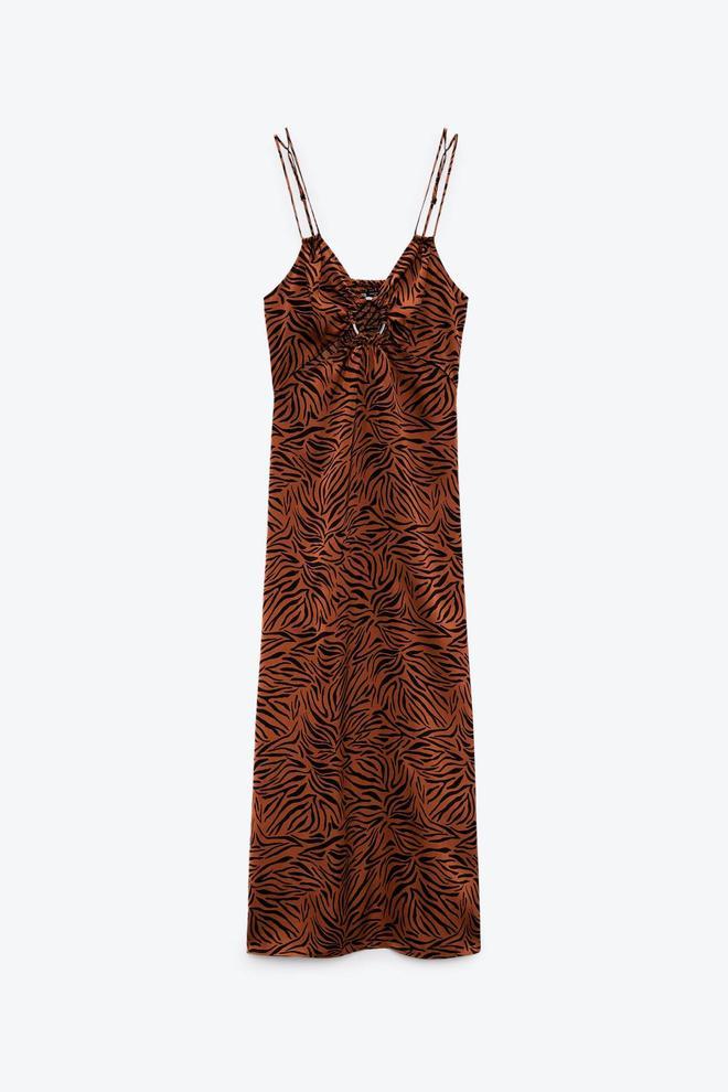 Vestido lencero de estampado 'animal print' de Zara