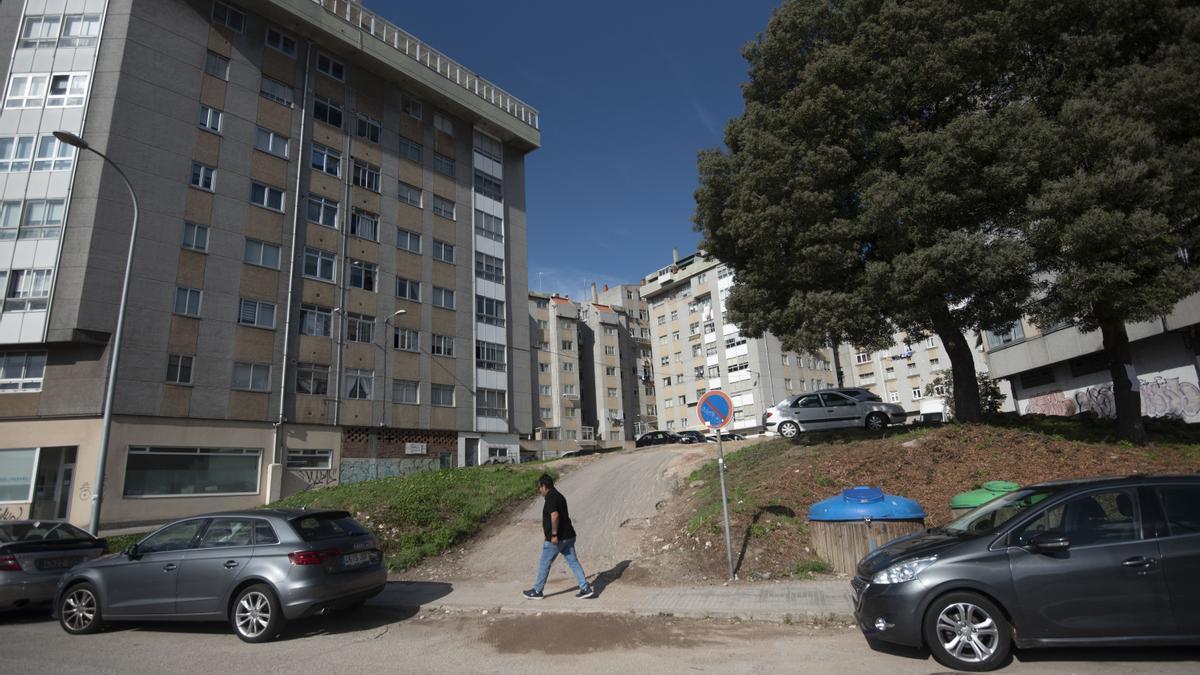 Descampado en el que se localizó al detenido y a su pareja, en O Castrillón.