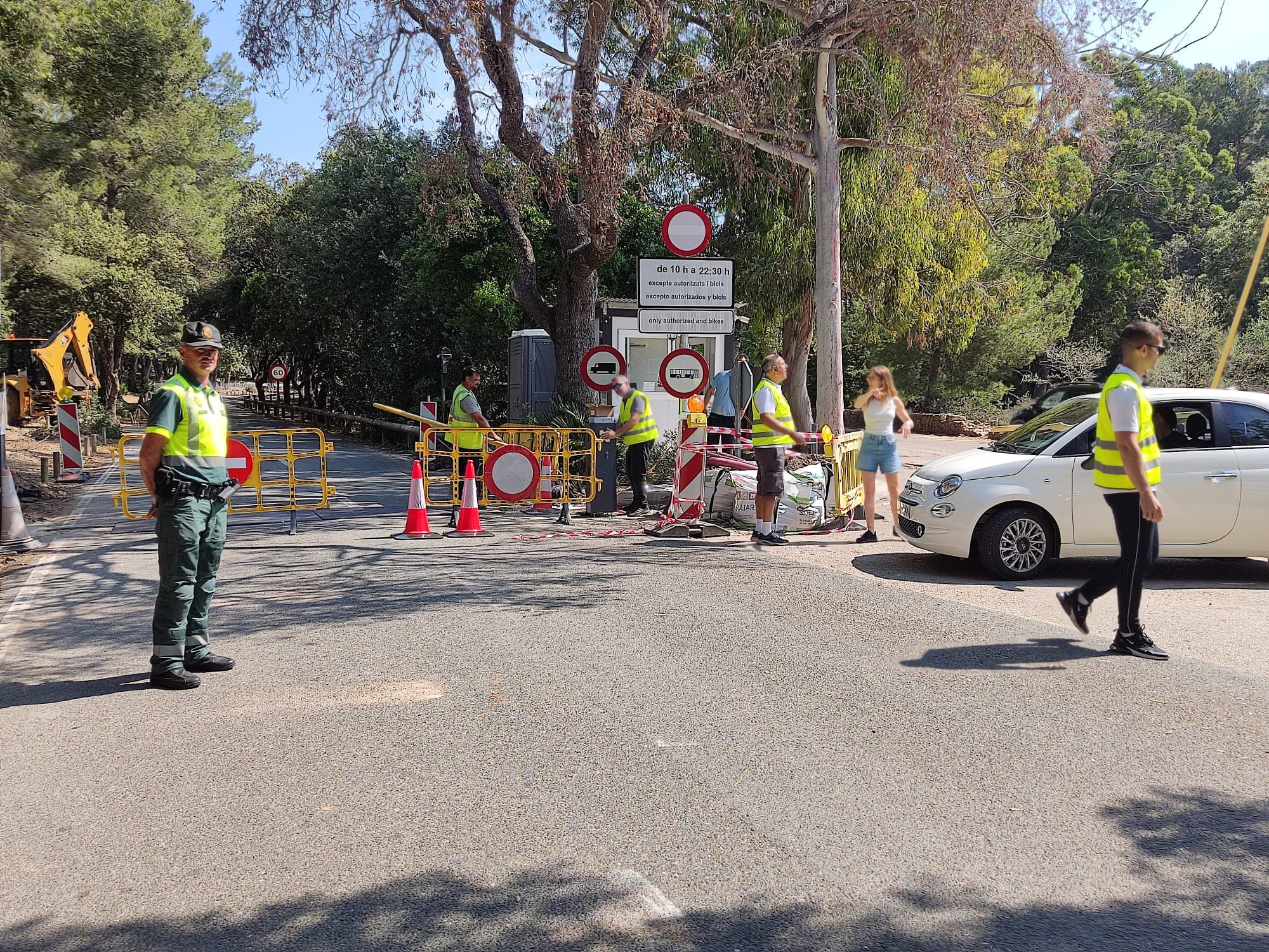 Pollença denuncia el "caos" del primer día de limitaciones de tráfico en Formentor