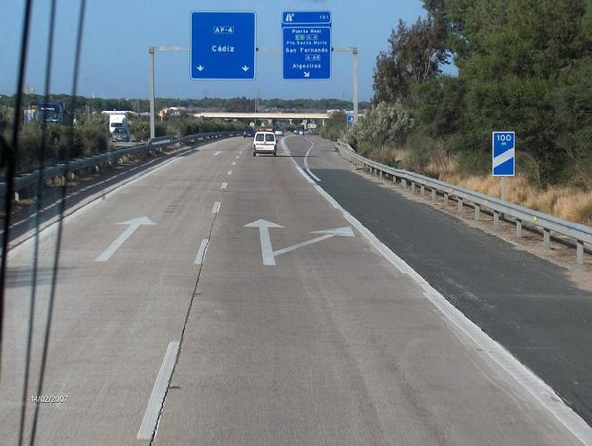 La DGT hace oficial el que será el único arcén transitable de la red de carreteras españolas