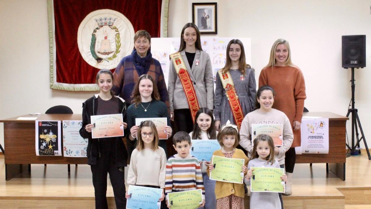 La alcaldesa y la edila de Infancia y Juventud entregaron los premios.