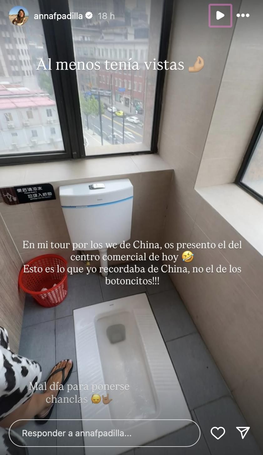 No solo un váter, sino dos váteres son los que han llamado la atención de Anna Padilla
