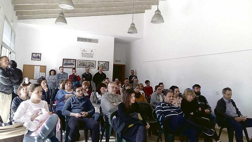 Reunión de la asociación vecinal de Pina