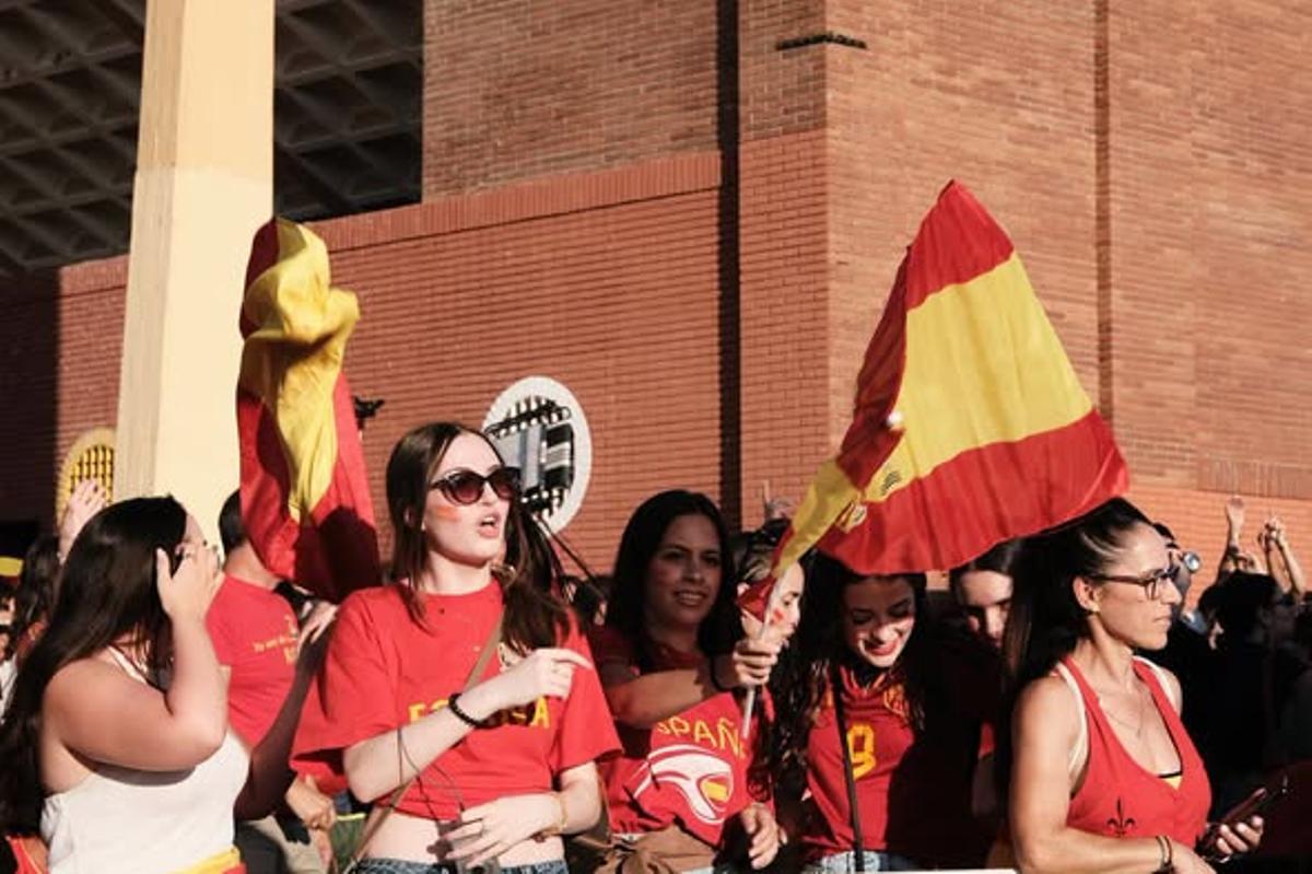 Fotogalería | Así viven en Don Benito la gran final del Mundial 2026 con su paisano Pedro Porro