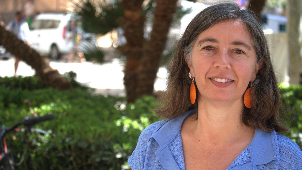 Exigen una rectificación a Neus Truyol por criticar la actuación policial contra manteros en Platja de Palma