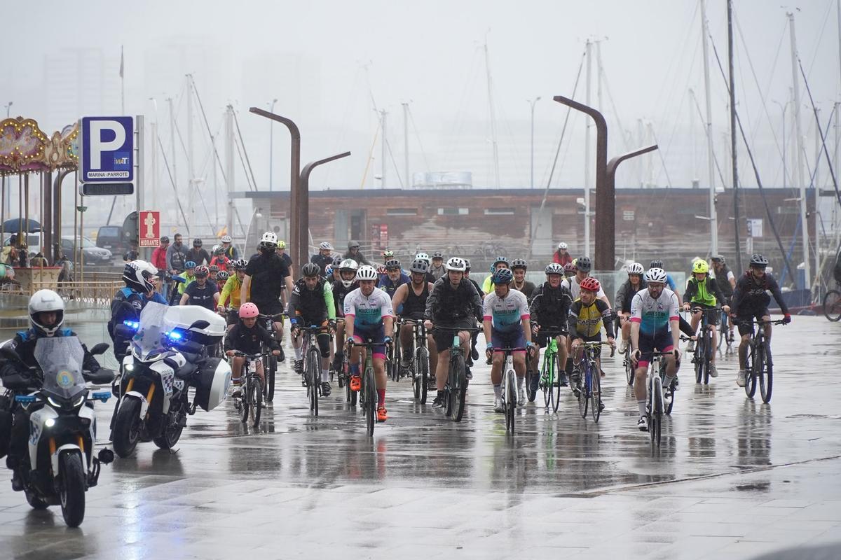 Día de la Bicicleta en A Coruña pasado por agua Día de la Bicicleta en A Coruña pasado por agua