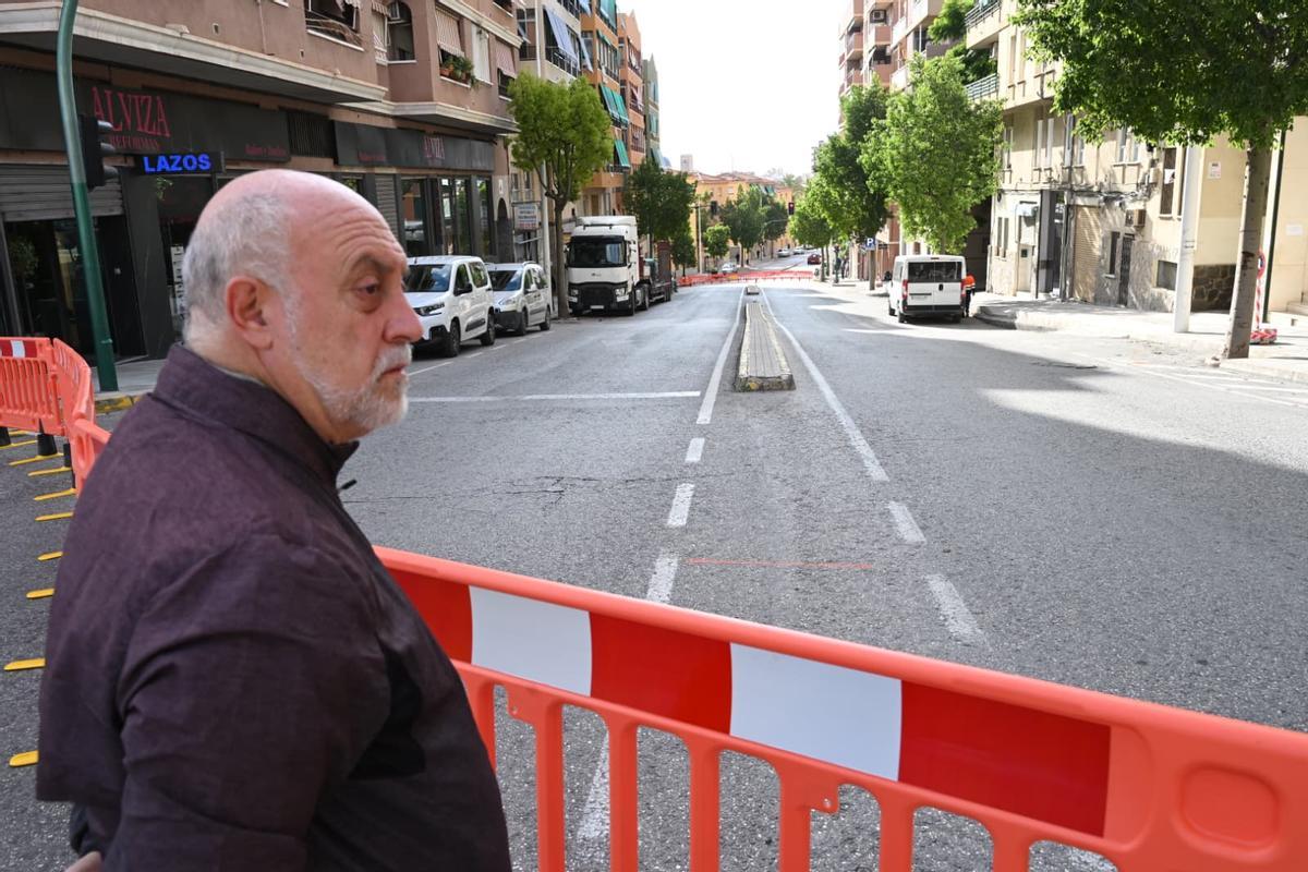 Tramo acotado ya desde esta mañana de lunes donde se realizarán las obras en la calle Clara Campoamor de Elche