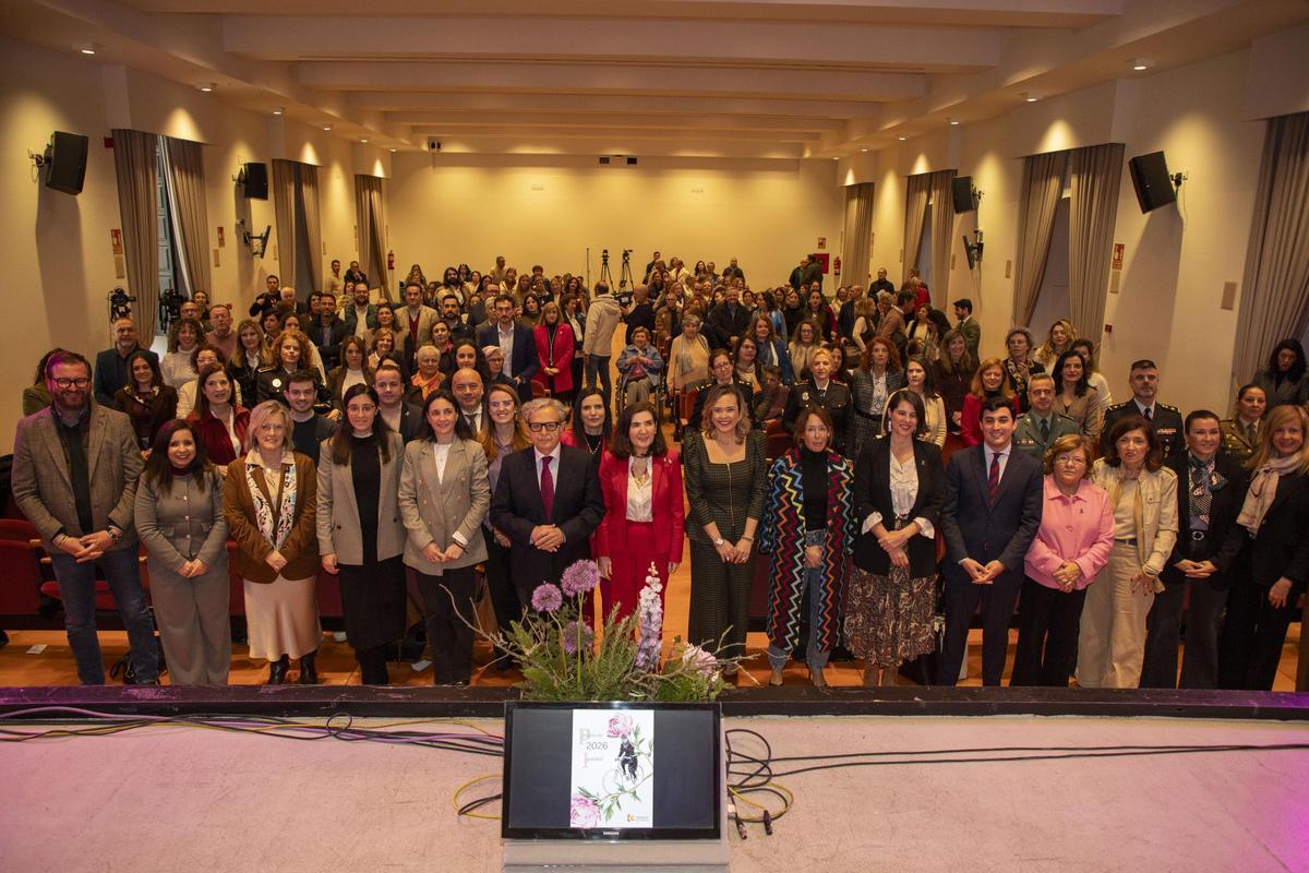 Asistentes al acto de reconocimiento de la Diputación.