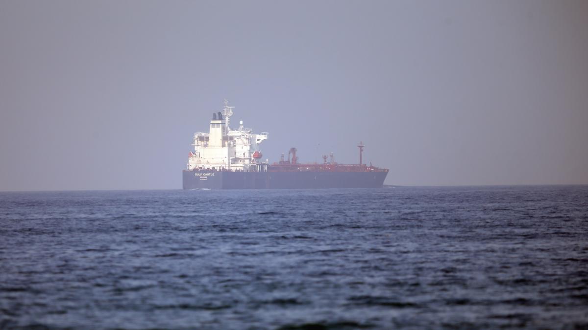 Irán captura un petrolero en el mar de Omán.