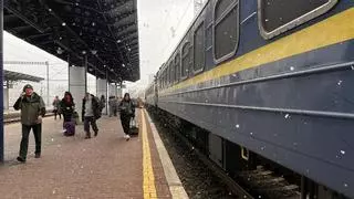 18 horas a bordo del 'Kyiv Express', el tren que une guerra y paz