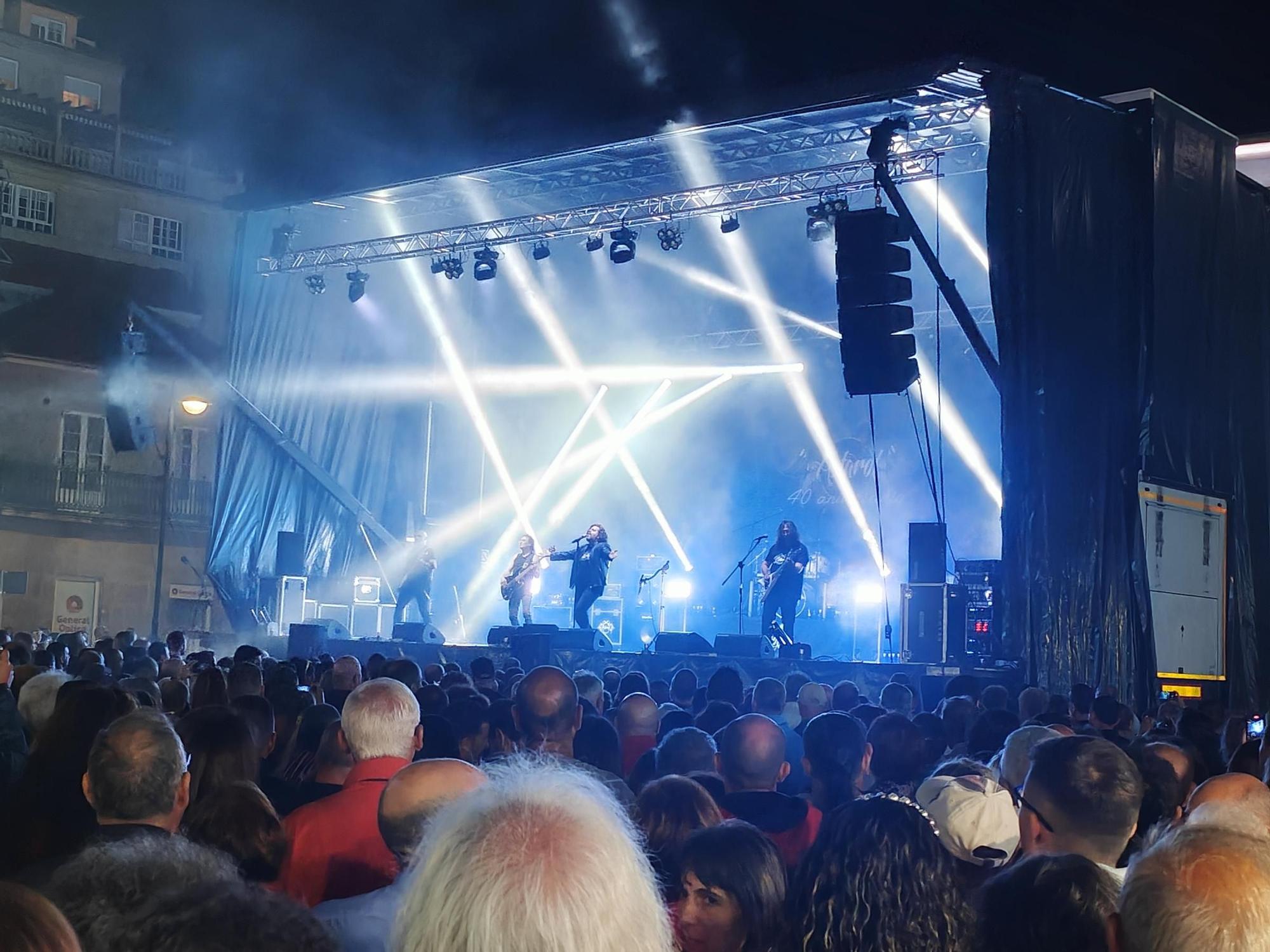 Astarot reúne a 4.000 personas en Cangas y Noname Djs abarrotan laa explanada de Ojea