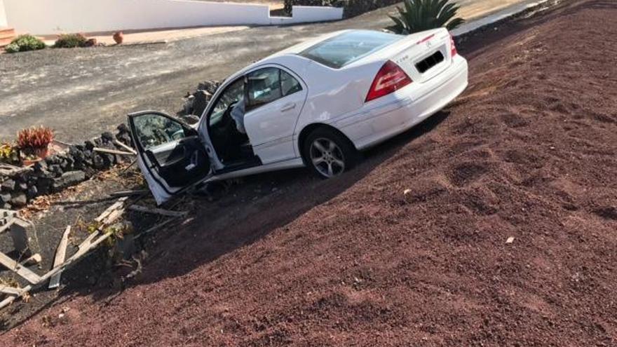 Estado en el que quedó el vehículo Mercedes Benz.