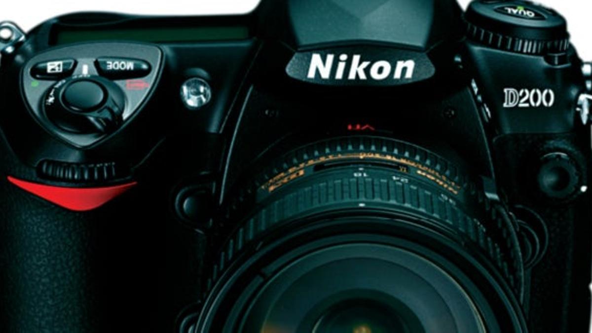 Nikon D-200