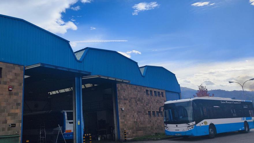La empresa municipal de autobuses de Mieres ya cuesta el doble con la mitad de viajeros