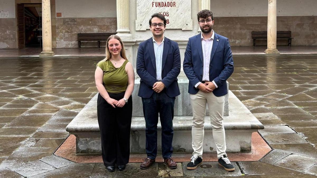 Por la izquierda, Cristina Losada Murillo, Pelayo Alonso Buelga e Iván de Paz Brasa.