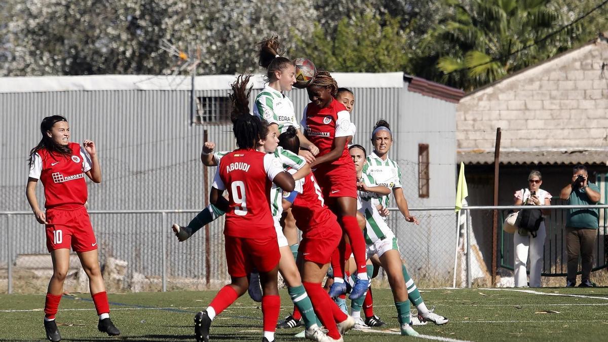 Lance de un encuentro de la presente temporada del Córdoba CF Femenino.