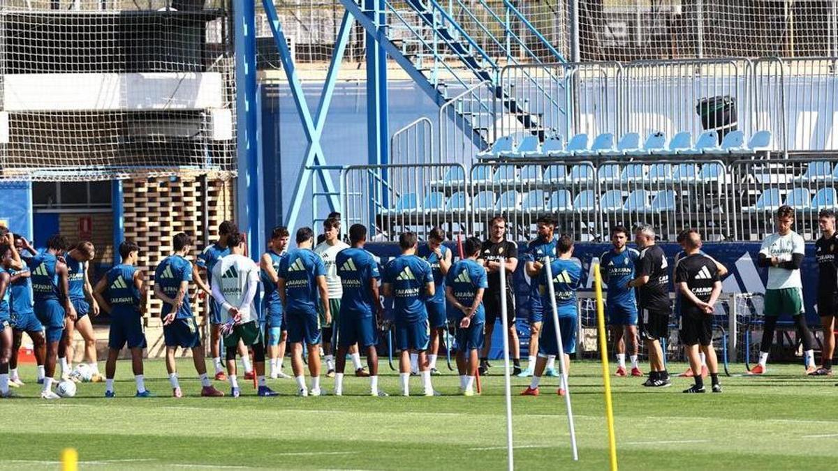 La plantilla del Real Zaragoza, en un entrenamiento de final de temporada en la Ciudad Deportiva.