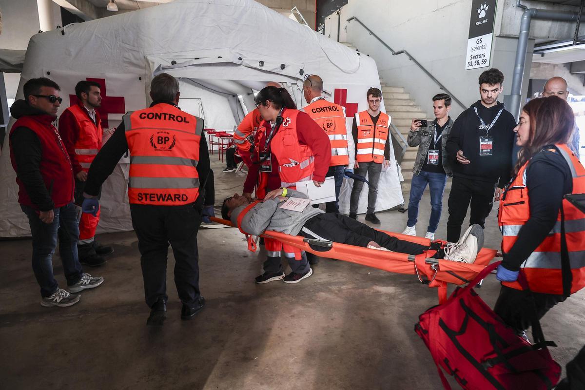 Simulacro realizado por la Cruz Roja y LaLiga en el I Congreso de Emergencias en estadios de fútbol.