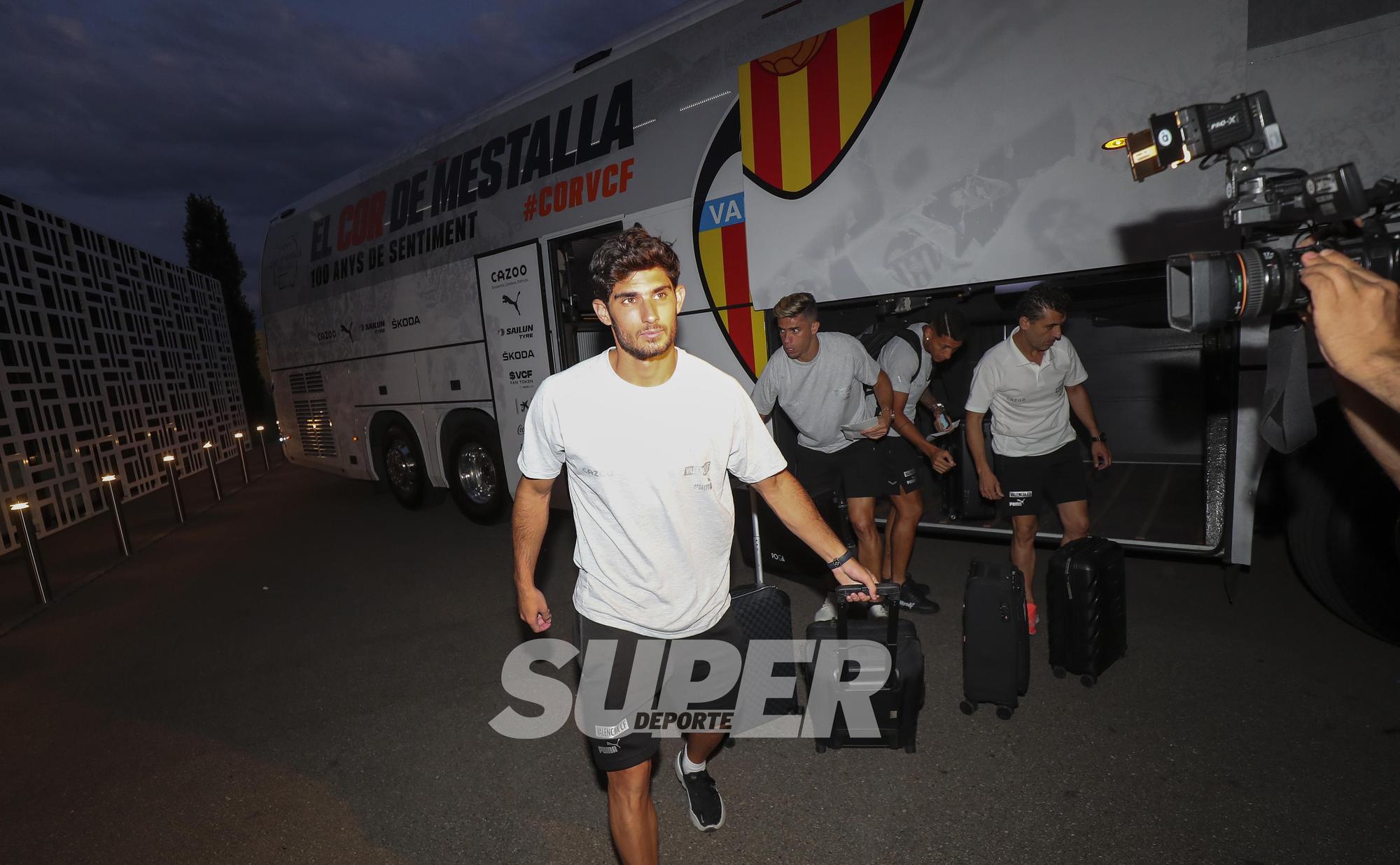 Llegada del Valencia CF al hotel de St. Gallen