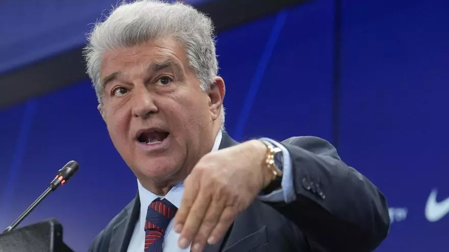 Laporta acusa "al entorno" de los males del Barça