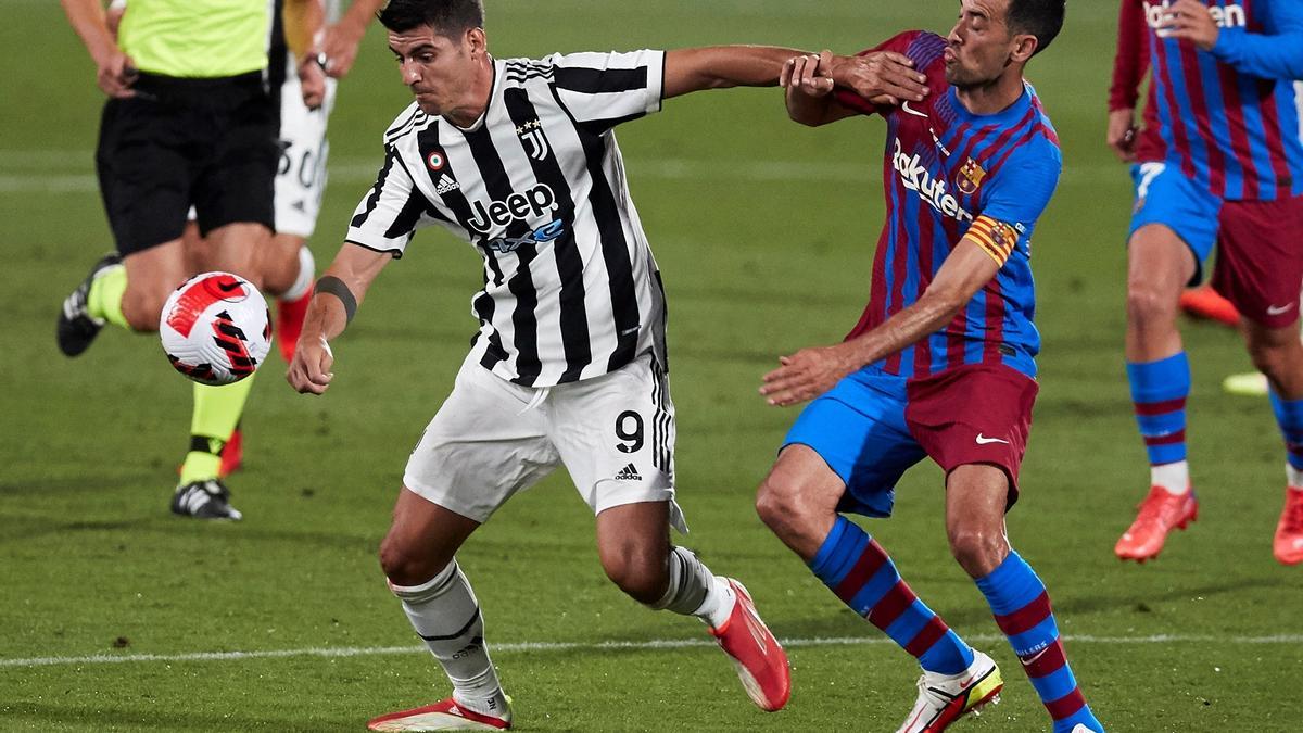 Ávaro Morata, con la Juventus, en un partido el Barcelona.