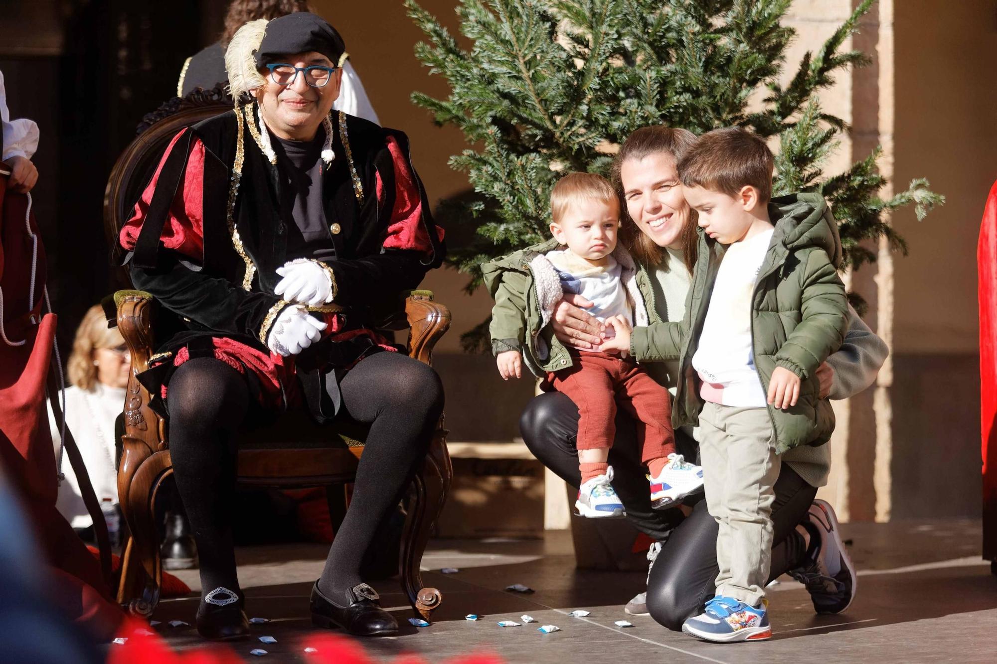 Galería de imágenes: Los 'peques' de Castelló, ilusionados con el Cartero Real