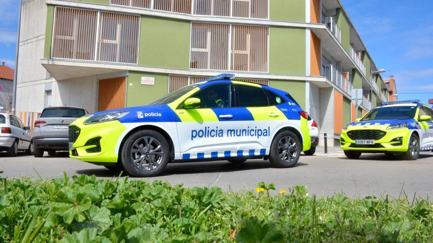 Un cotxe patrulla de la Policia Local d'Olot