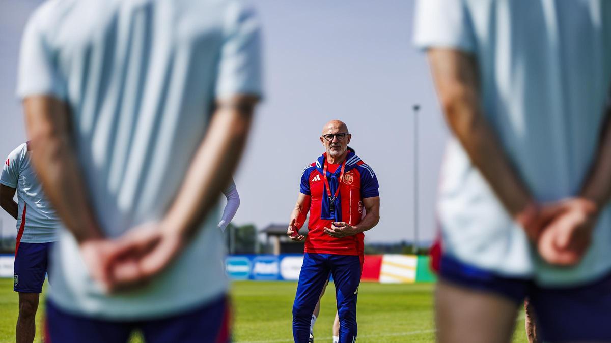 Luis de la Fuente en la última sesión de España antes del partido frente a Georgia