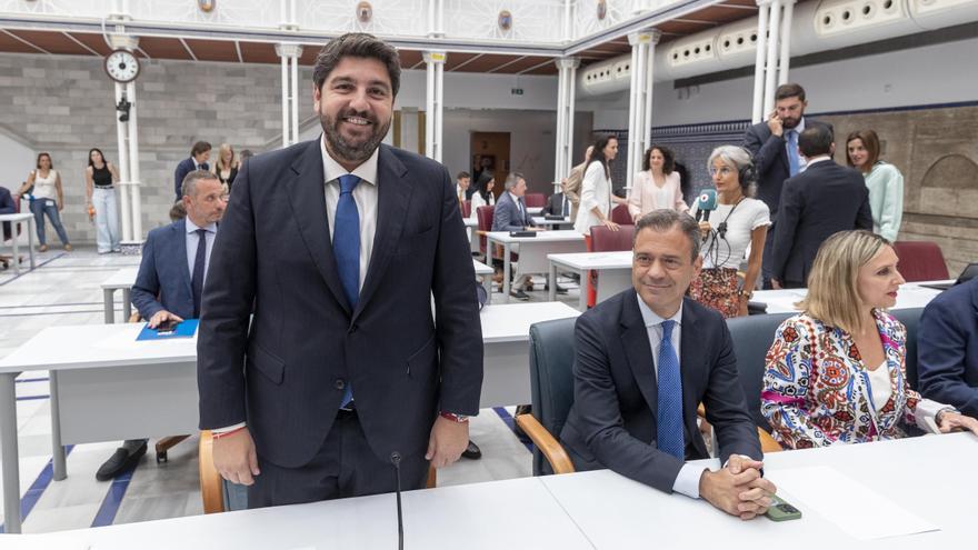 Comienza la investidura de López Miras en Murcia con VOX exigiendo entrar en el Gobierno