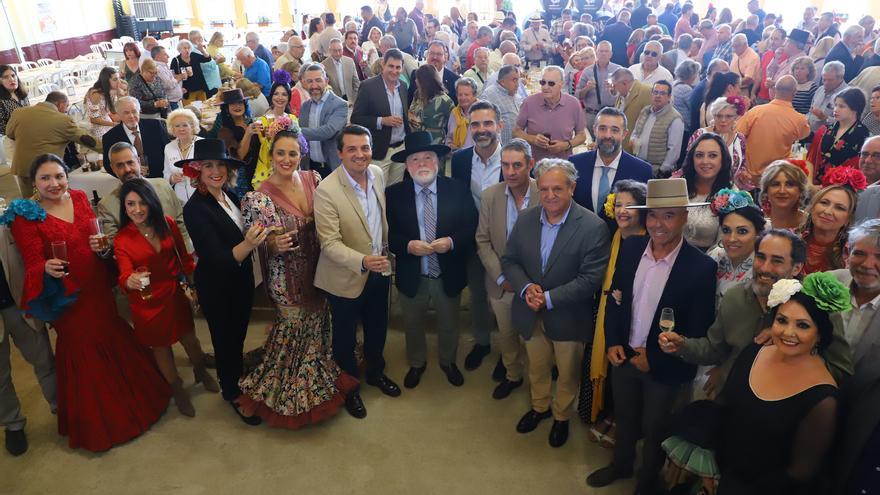 La recepción de la Federación de Peñas Cordobesas en la Feria de Córdoba, en imágenes