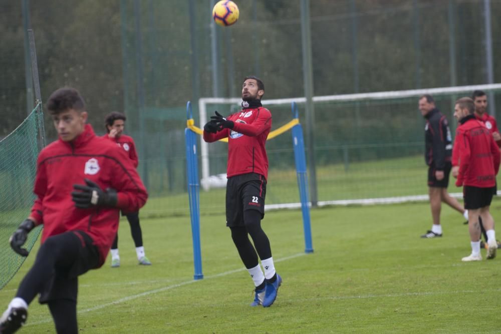 El Dépor se entrena tras golear al Oviedo