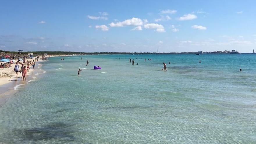 Fin de semana de sol, altas temperaturas y calma total en las playas de Mallorca