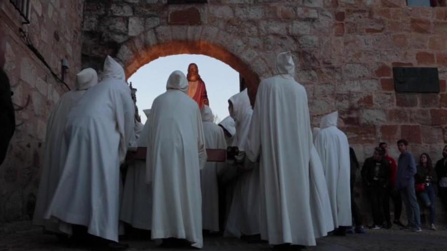 Semana Santa en Zamora: Hermandad de Luz y Vida