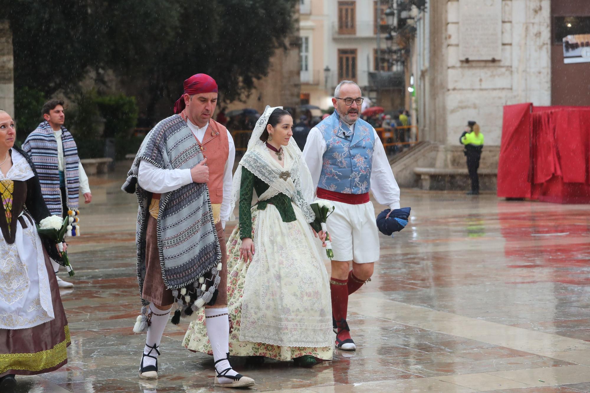Búscate en el primer día de ofrenda por la calle de la Paz (entre las 15:30 a las 17:00 horas)
