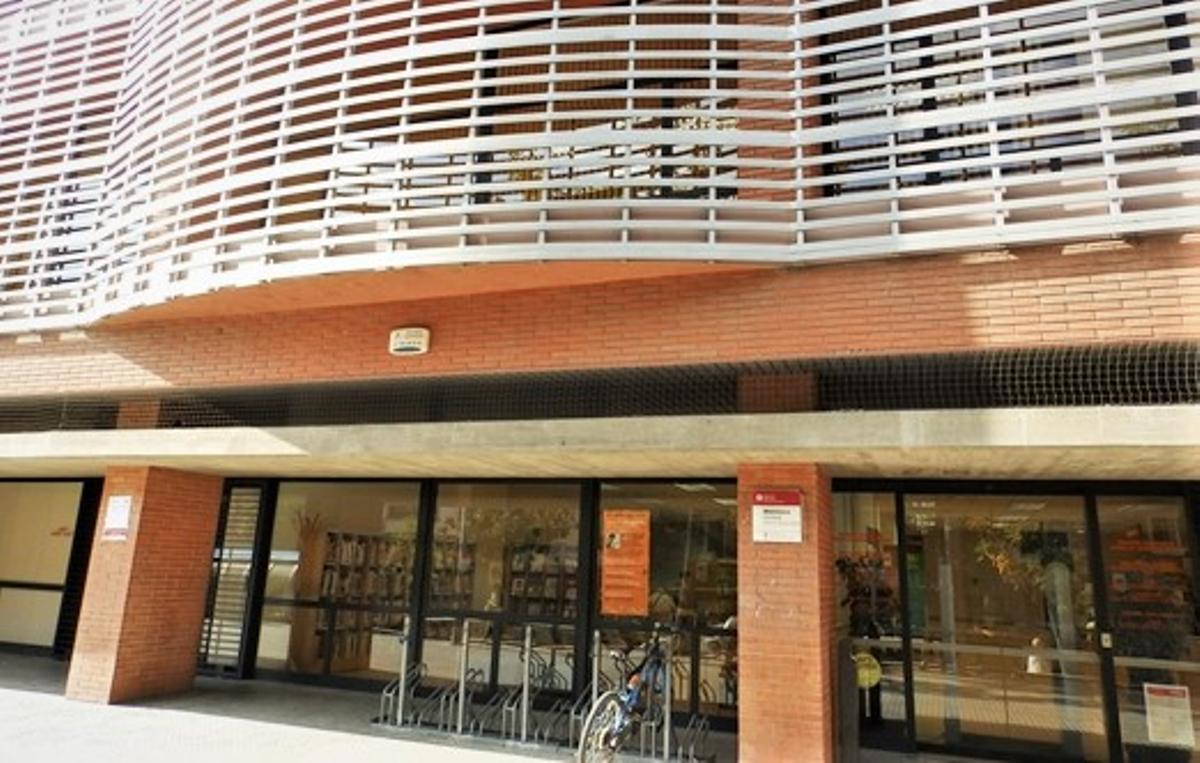 Biblioteques de Cornellà: quines obren durant el mes d’agost