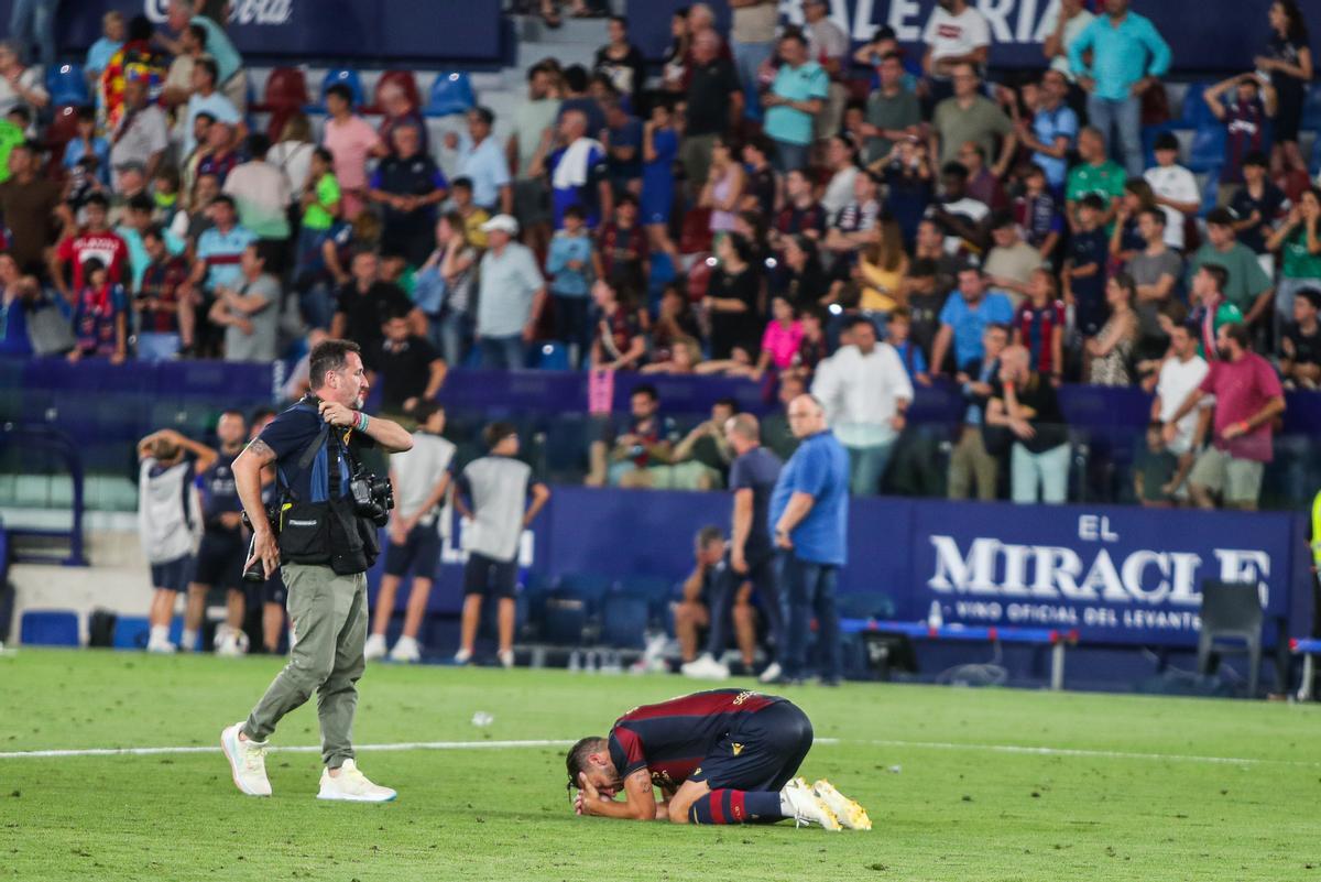 El Alavés celebra la subida a Primera División