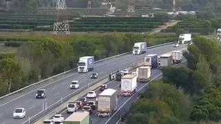 Tráfico en Valencia hoy: Un accidente en la A-7 en Loriguilla provoca nueve kilómetros de retenciones en sentido Barcelona