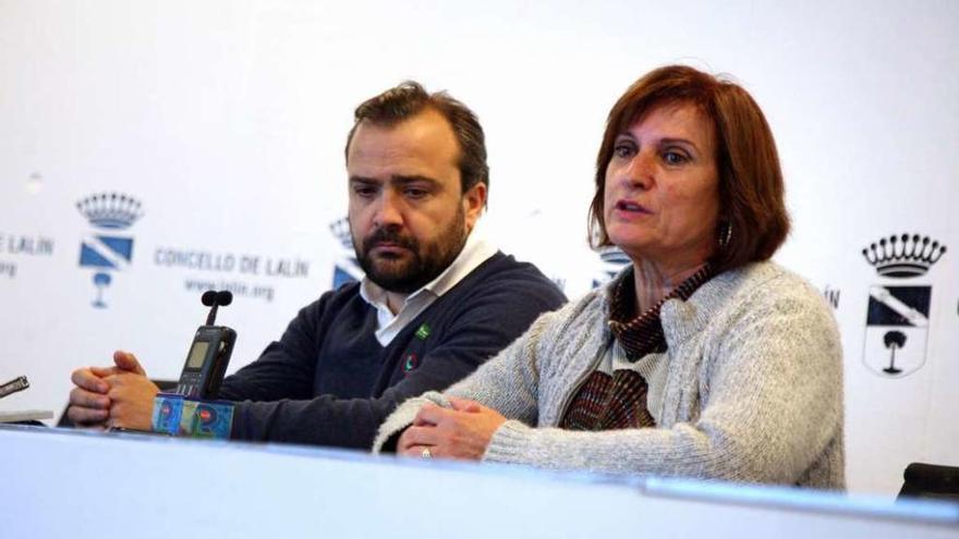 Cuiña y Alonso, ayer, en el consistorio, en la presentación de estas iniciativas. // Bernabé/Luismy