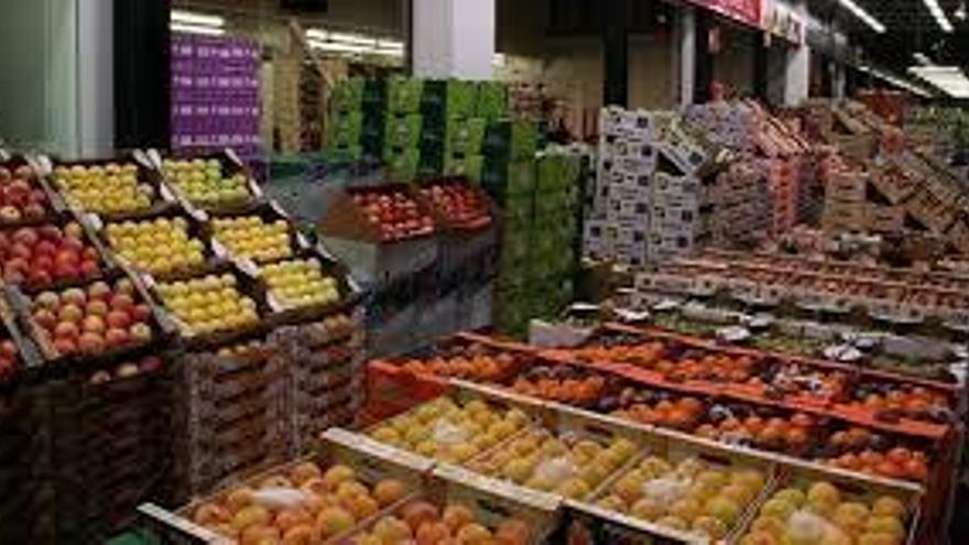 La CE amplía en 19.550 toneladas el cupo de retirada de fruta de hueso en España