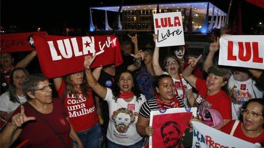 El Supremo abre la puerta para que Lula recupere la libertad